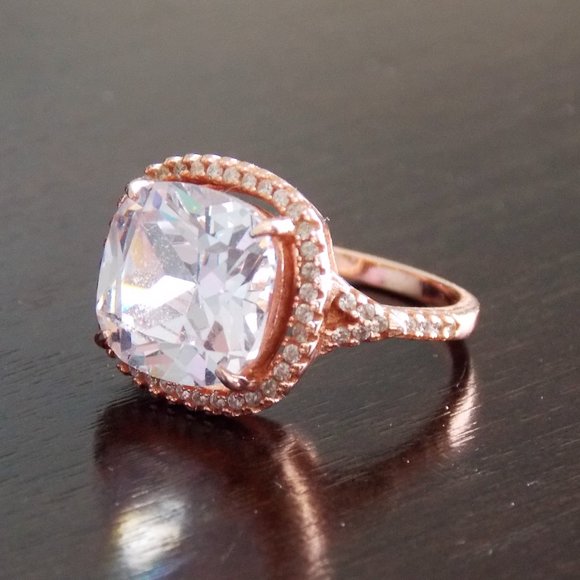 Rose Gold (plated) Ring with Cushion Cut Crystals - Picture 1 of 8